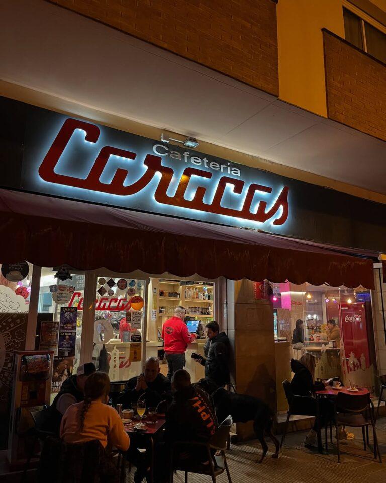 Así ha quedado el interior de @cafeteriacaracasvendrell, uno de los bares más emblemáticos de El (2)