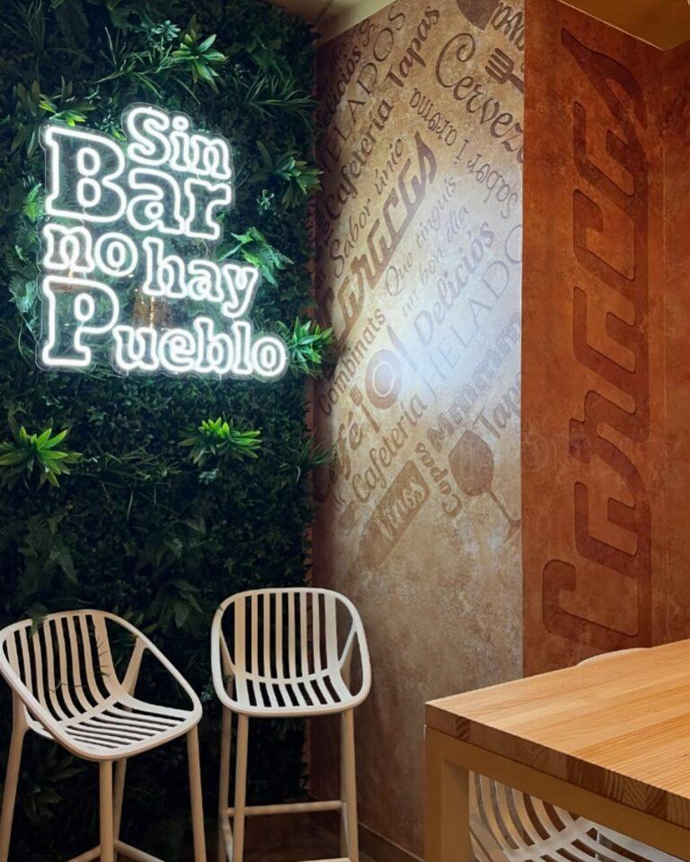 Así ha quedado el interior de @cafeteriacaracasvendrell, uno de los bares más emblemáticos de El (3)