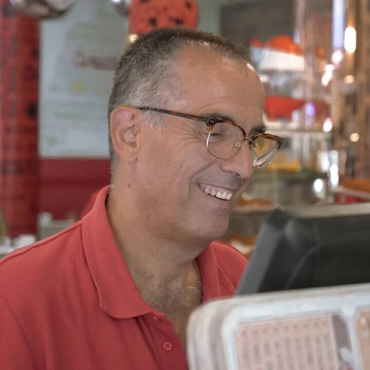☕️ ¡Lunes, empezamos la semana con mucha energía y una sonrisa! 😄 Te esperamos con tu café favo